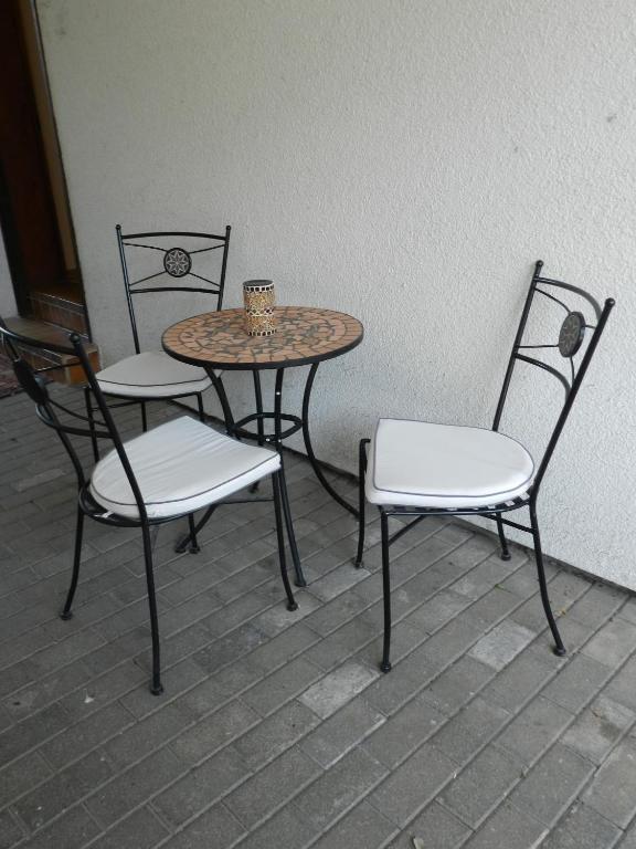 Hotel Garni KAMBEITZ Ötigheim Exterior foto